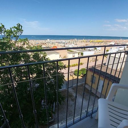 Hotel Capitol Ріміні Екстер'єр фото